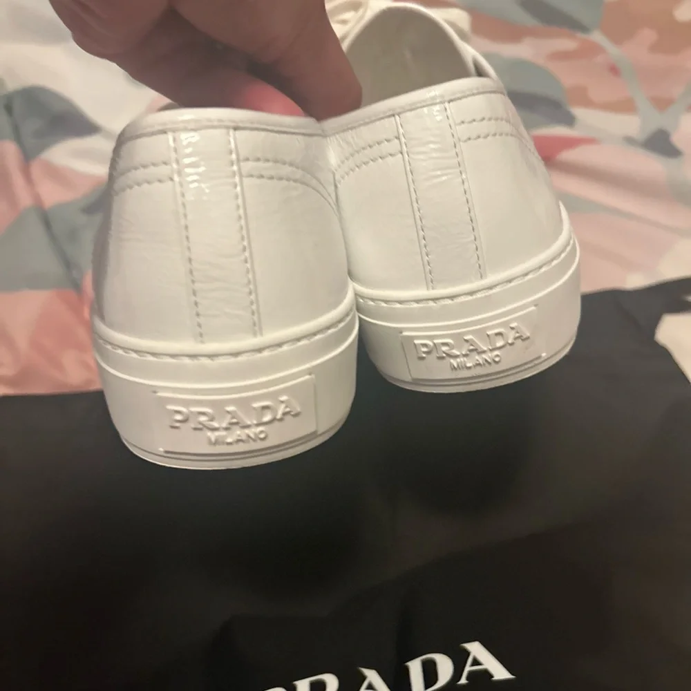 AUTHENTIC PRADA logo tennis shoes. - Picture 11 of 16